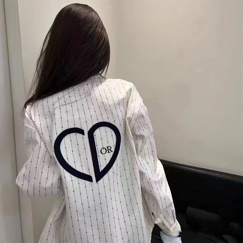 European and American design sense of niche Shirt Jacket Women's 2022 spring and summer style small fragrance wear loose high fashion brand shirt outside