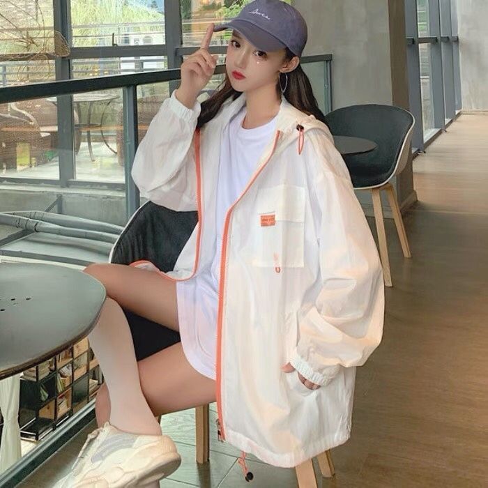 Hooded sunscreen clothes women's 2022 spring and summer new UV protection Korean loose outdoor thin coat women's windbreaker trend