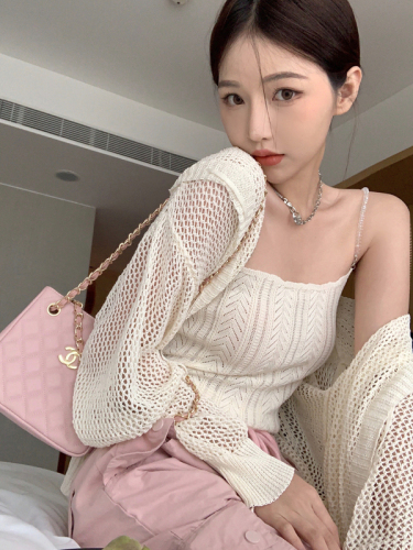 Real shooting of summer thin Knitted Vest + hollow knitted cardigan sunscreen suit