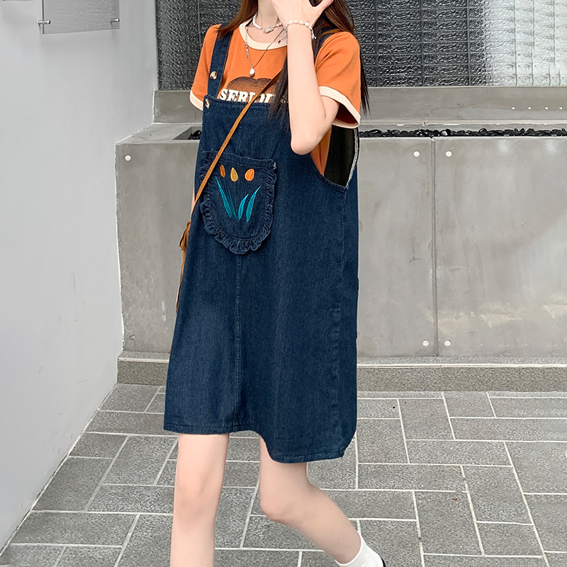 Real auction real price 2022 summer new Embroidered Denim strap skirt women's Korean design sense niche skirt