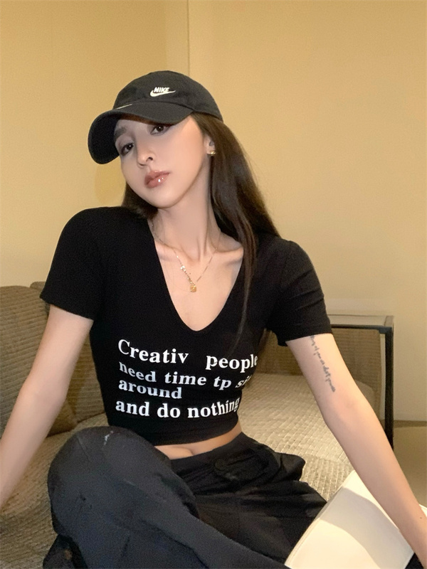 Real shooting, real price, Korean version, slim and comfortable, V-neck short T-shirt