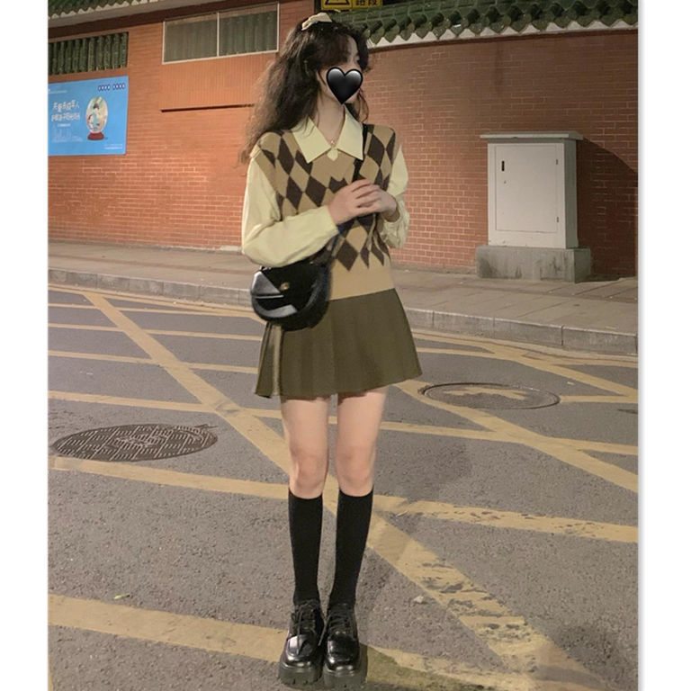 [three piece suit] gentle and lazy style knitted rhomboid vest sweater female student shirt JK pleated skirt fashion