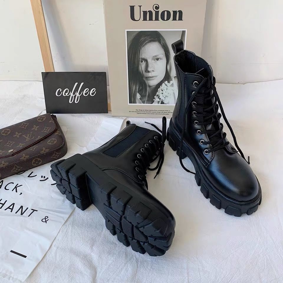 2020 autumn new Korean version versatile thick soled lace up motorcycle boots street shot Martin boots short boots women's fashion shoes