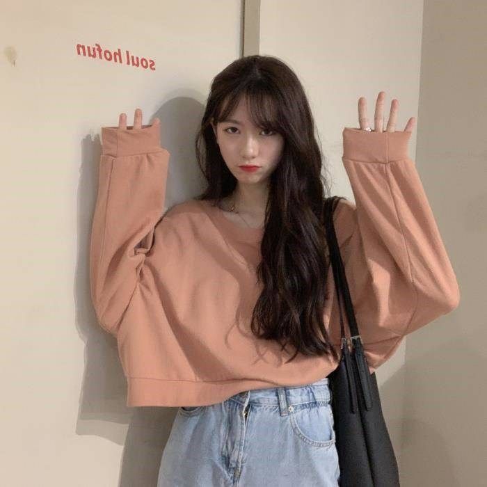 Ins ultra autumn thin loose simple solid color versatile sweater short high waist Student Korean round neck long sleeve fashion