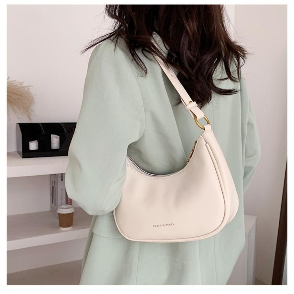 White underarm bag women's summer 2022 new fashion high sense dumpling Bag Messenger Bag versatile ins super hot shoulder bag