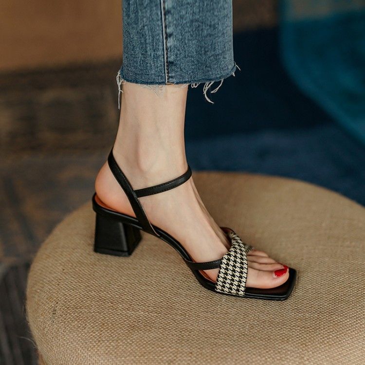 Sandals women's summer new 2022 color matching French style retro thick heels women's sandals are versatile, with a line buckle square head high heels