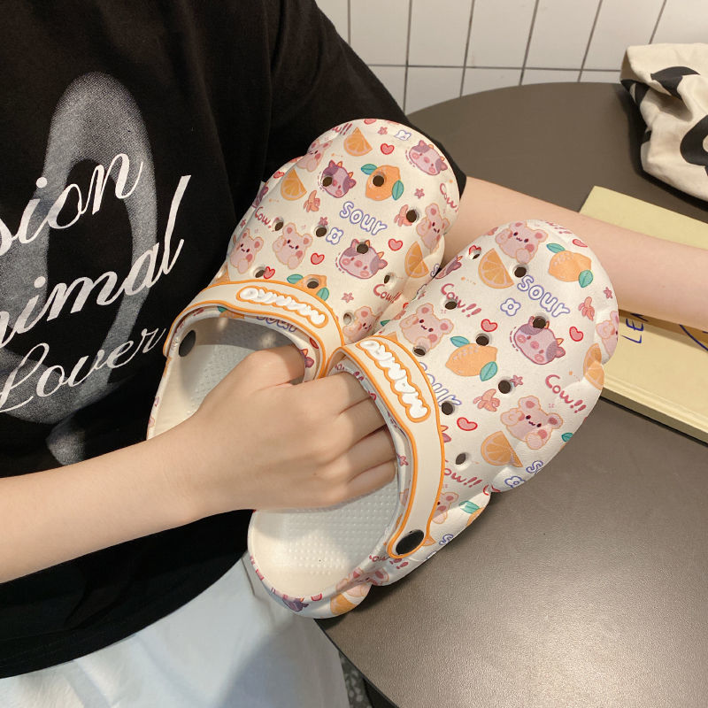Sandals women go out in summer ins cute cartoon non slip thick soled girl's pericardial head beach hole shoes anti odor