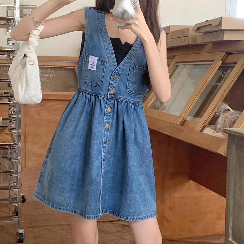 Real auction, real price, new denim sleeveless dress in summer 2022, Vintage Port style V-neck vest, suspender skirt