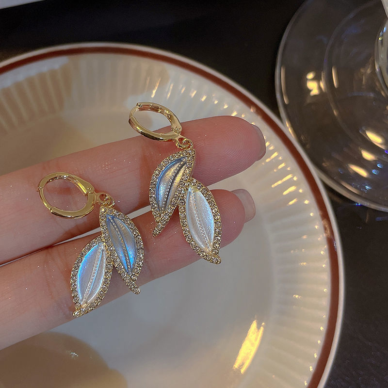 Temperament light luxury leaves Zircon Earrings Earrings ins spring and summer new niche design feeling gentle wind Earrings women