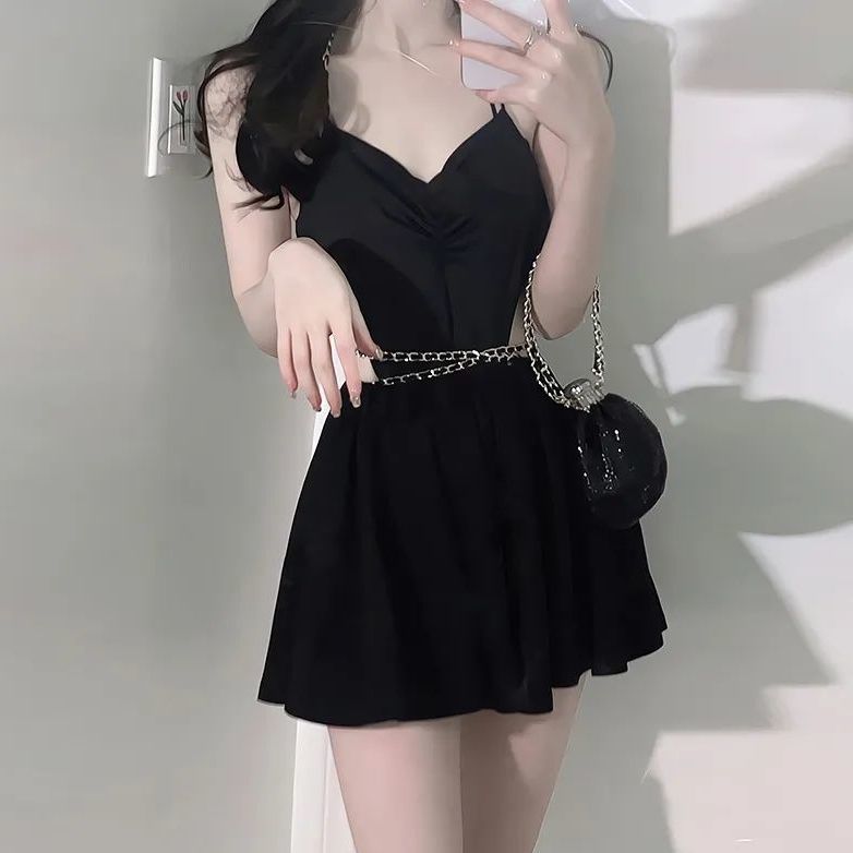 Song Zhiya's same swimsuit women's 2022 new ins net red Style Sexy backless skirt style black one-piece pure desire swimsuit