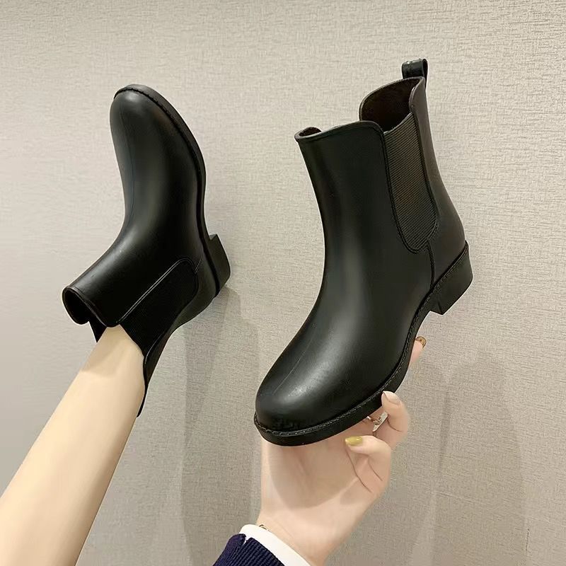 Martin rain shoes women's short full body oil proof low top thickened mother Princess rain proof rubber shoes cold proof high tube short tube