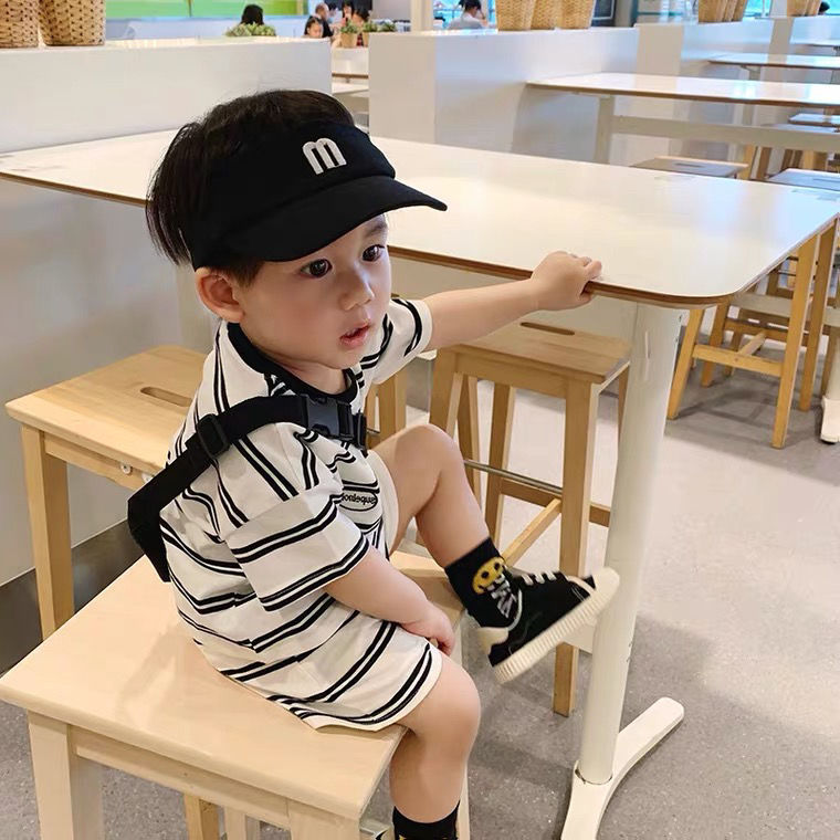 Boys' summer suit boys' handsome striped sports two piece children's suit children's short sleeved shorts summer trend