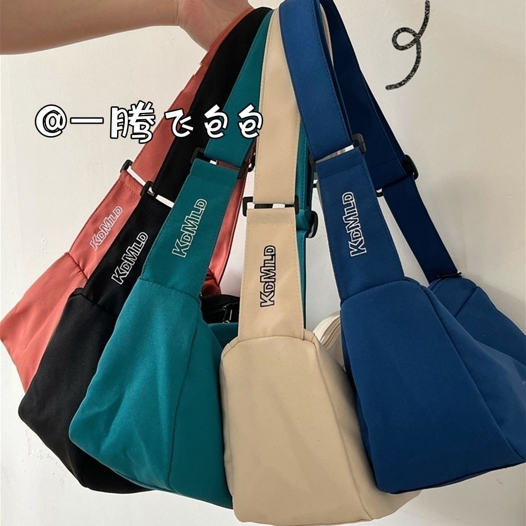 Ins niche retro street photography simple large capacity messenger bag women's versatile leisure one shoulder bag class Commuter Bag