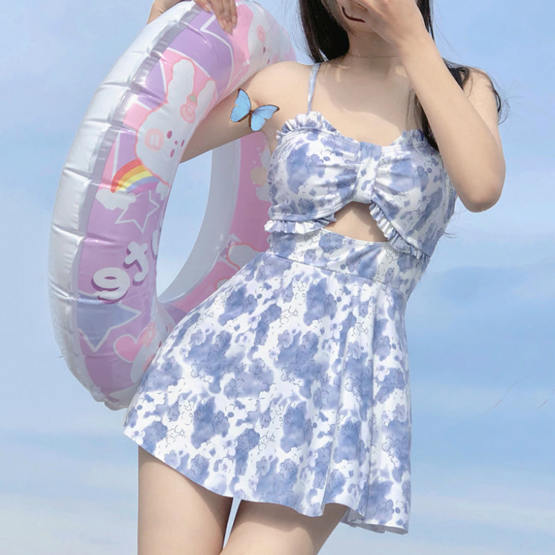 2022 new popular pure desire swimsuit female ins style covers the belly and shows thin high-grade feeling bubble hot spring net red small chest gathered