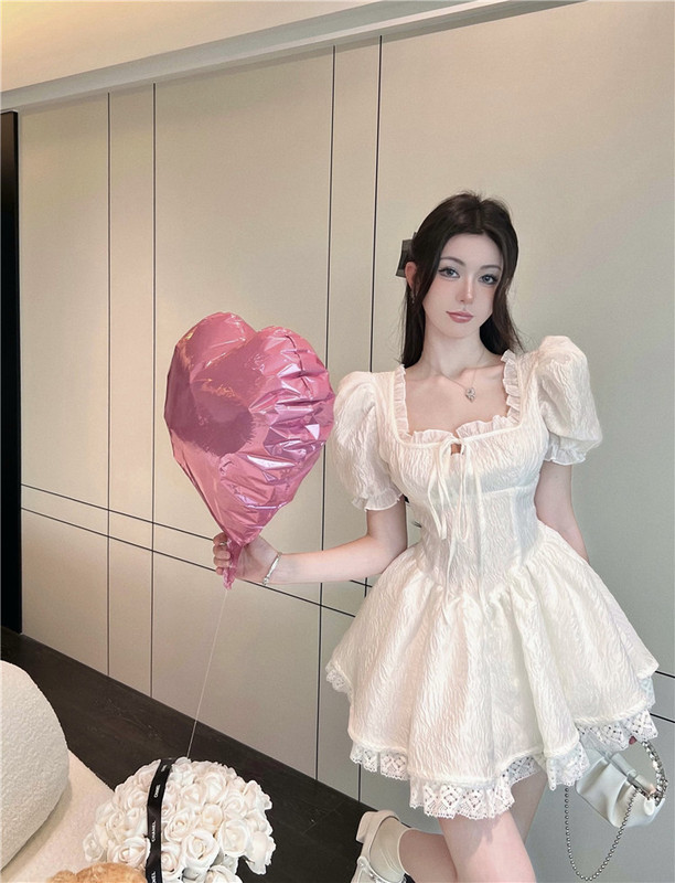 Real price jacquard retro French bubble sleeve square collar, slim waist, princess skirt, short style