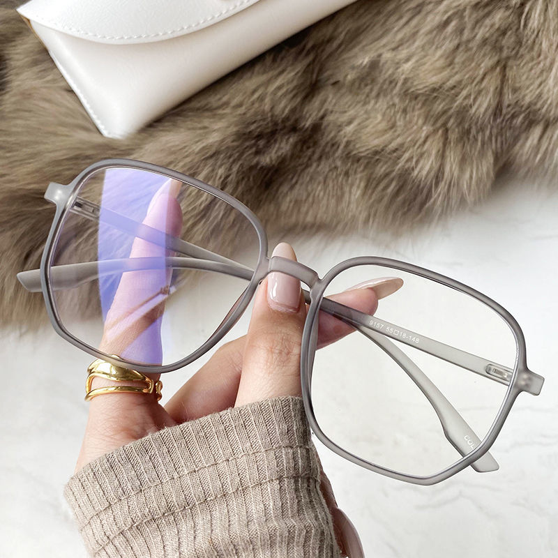 Large frame ultra light anti blue radiation myopia glasses for women can be equipped with flat light, round face, Korean version, fashionable men's eye frame