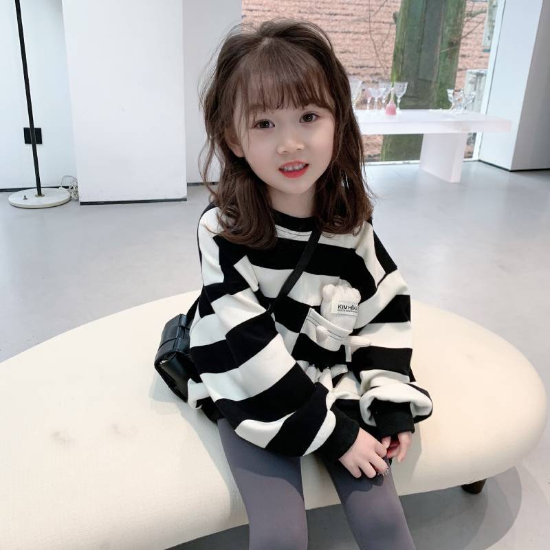 Girls' Korean sweater 2022 spring new children's foreign style striped long sleeved baby spring loose Pullover Top