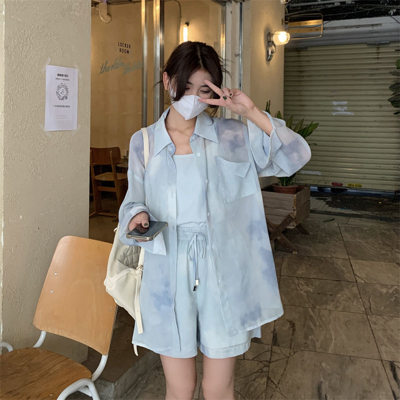 Tie dyed long sleeved sunscreen cardigan women's 2022 new thin slightly permeable air conditioning shirt with long sleeved shirt