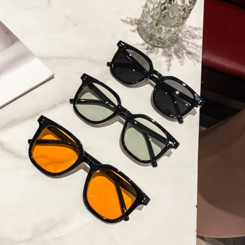 2022 new square simple thick frame sunglasses Tan Yellow semi transparent men's and women's fashion RETRO SUNGLASSES with myopia