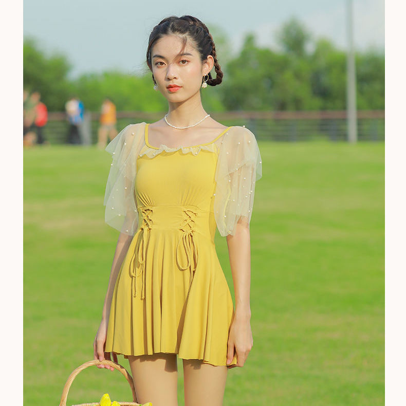 Ins style swimsuit fairy fan Qingshe looks thin and covers her belly. Small breasts gather for vacation ins hot spring swimsuit girl