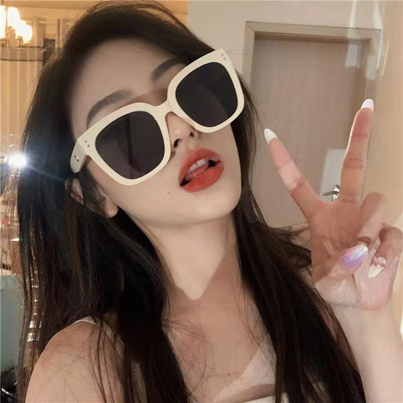 Jenny's same new net Red Sunglasses Women's big face looks thin white box UV proof Korean Sunglasses tide