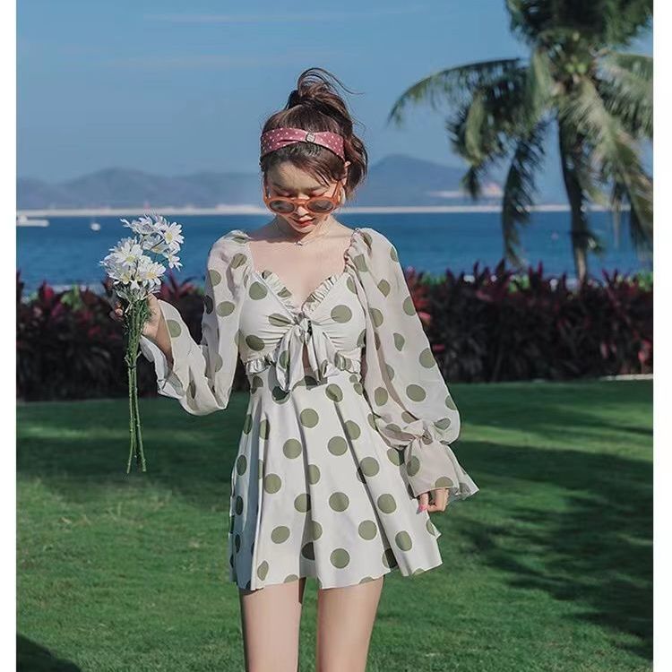 Swimsuits women's hot spring vacations look thin and cover meat ins super fairy conservative long sleeved sunscreen seaside net red swimsuit
