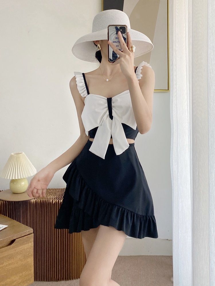 Japanese sweet and cute girl swimsuit small chest conservative student split skirt style pure desire style thin swimsuit two-piece set