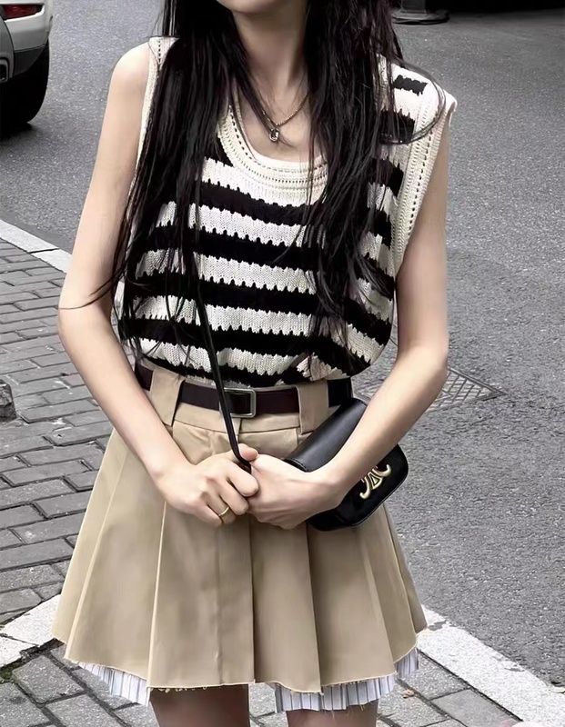 Real price Korean striped knitted suspender vest women's summer retro Spice Girls loose and thin, wear outside and wear inside as a base