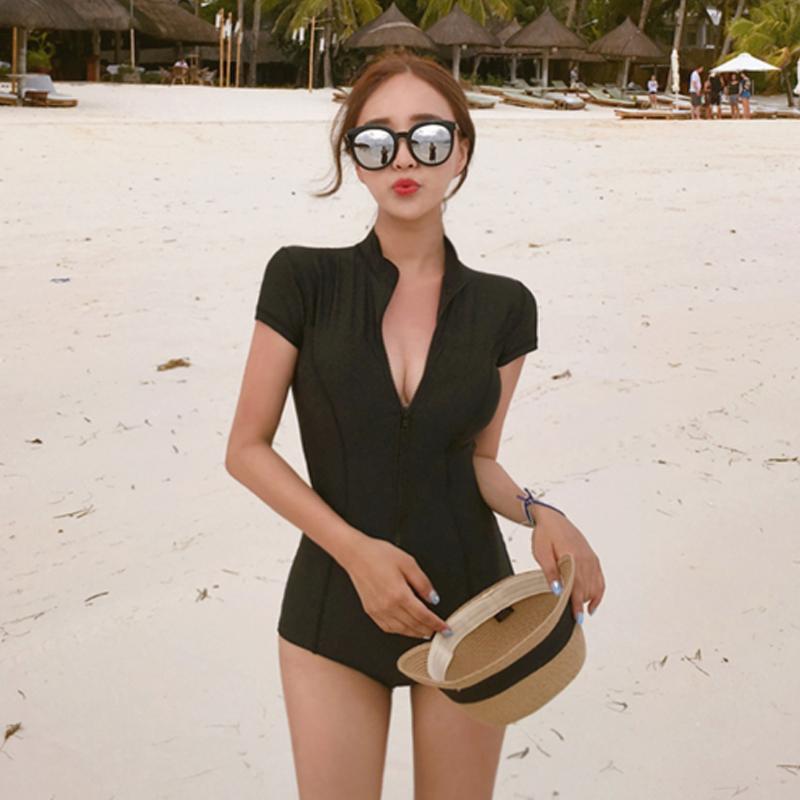 South Korea ins one-piece Les swimsuit women 2022 new conservative students are thin and belly covering short sleeved sexy hot spring swimming