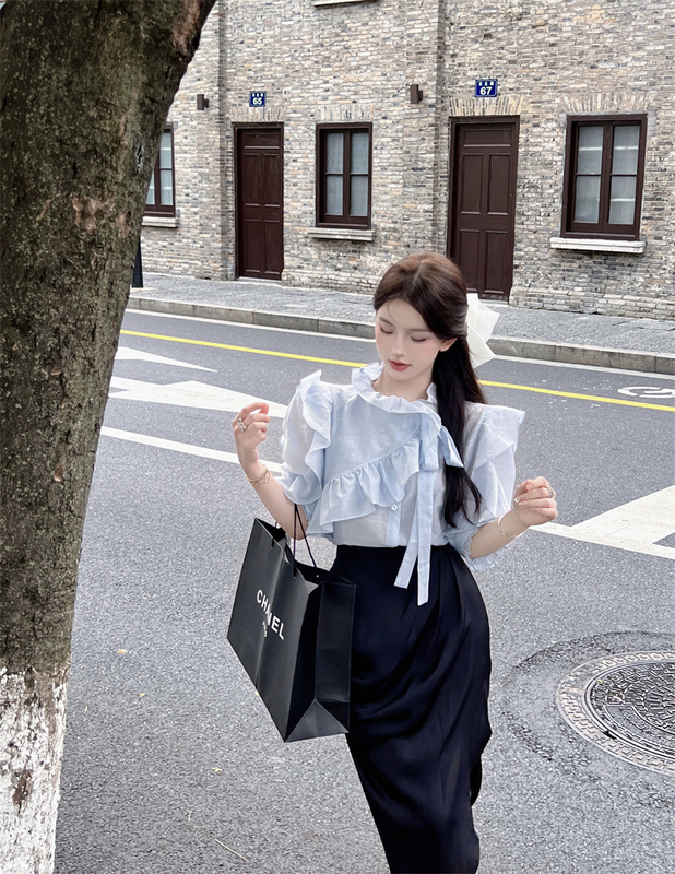 Real shooting, real price, design sense, niche temperament, short sleeved shirt + Black Medium Length slit irregular Hip Wrap Skirt