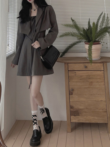 French high-grade suit suit skirt women's autumn new small design sense of niche temperament suspender skirt