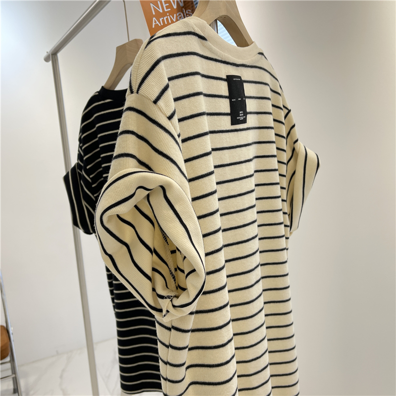 Net red pop American retro stripe short sleeve T-shirt women's summer letter sticker loose and versatile round neck top