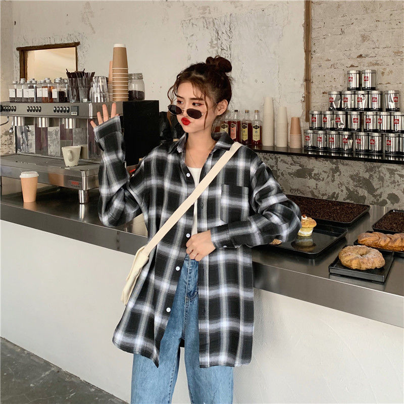 Spring and autumn Plaid Shirt women's sunscreen clothes loose female student Korean BF style long sleeved shirt thin cardigan coat