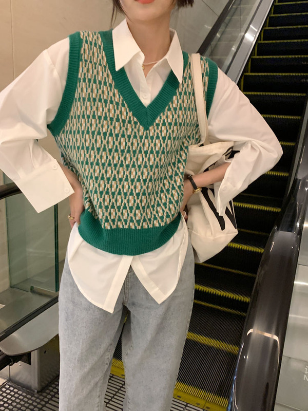 Real price new Korean Pullover knitted vest loose casual fashion V-Neck Sweater Vest women