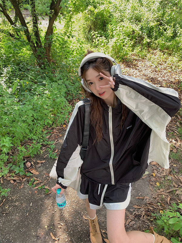 Real price letter has been modified loose color contrast sunscreen jacket shorts casual sports suit
