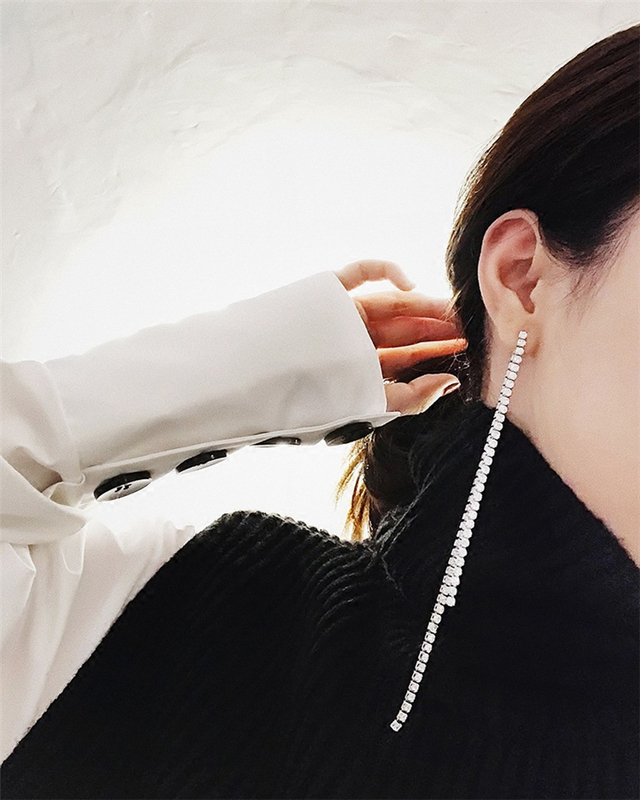 New customized Korean temperament versatile multi wearing zircon long Tassel Earrings women exaggerated long