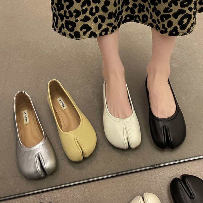 Flat French gentle grandma single shoes women's shoes 2022 new summer evening wind split toe black beanie shoes tide