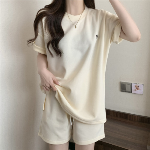 Real Shot Summer Korean Personality Suit Chic Fashionable Embroidery Loose Casual Half Sleeve T-Shirt Shorts Two-piece Set Women