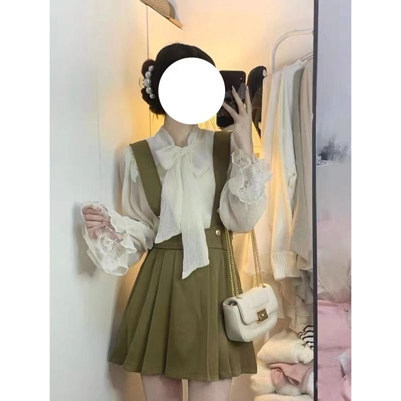 Spring and summer French women's clothing 2022 new summer high-end salt series wear light familiar two-piece suit strap dress