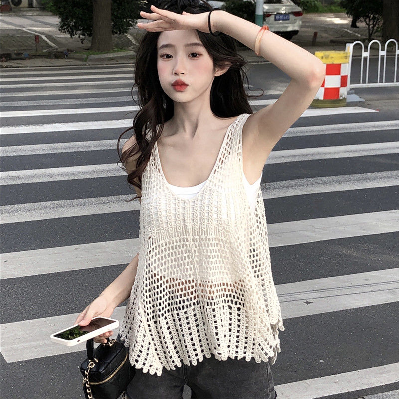 Summer sweet and spicy sling design sense hook flower hollow knitted vest blouse + white vest inner set