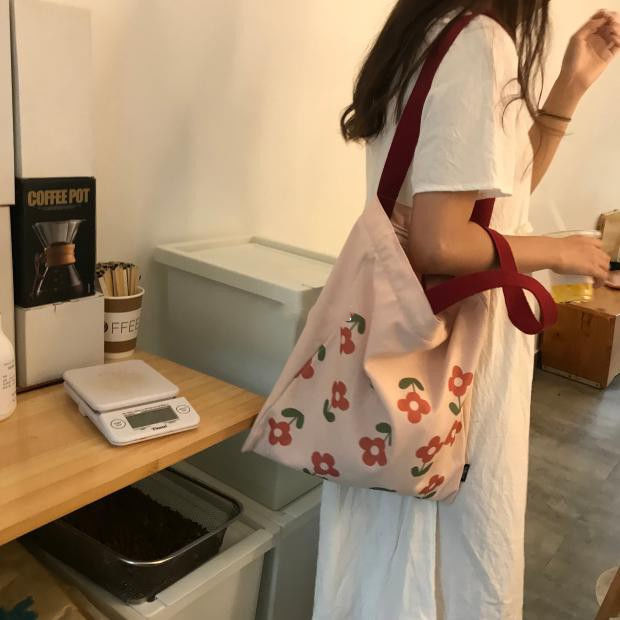 Bag female 2019 new net red ins canvas bag female student Korean version single shoulder bag Hyuna same flower all-match