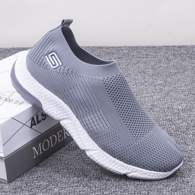 Spring new men's shoes flying woven mesh shoes sports leisure breathable non-slip soft bottom deodorant all-match dad walking cloth shoes