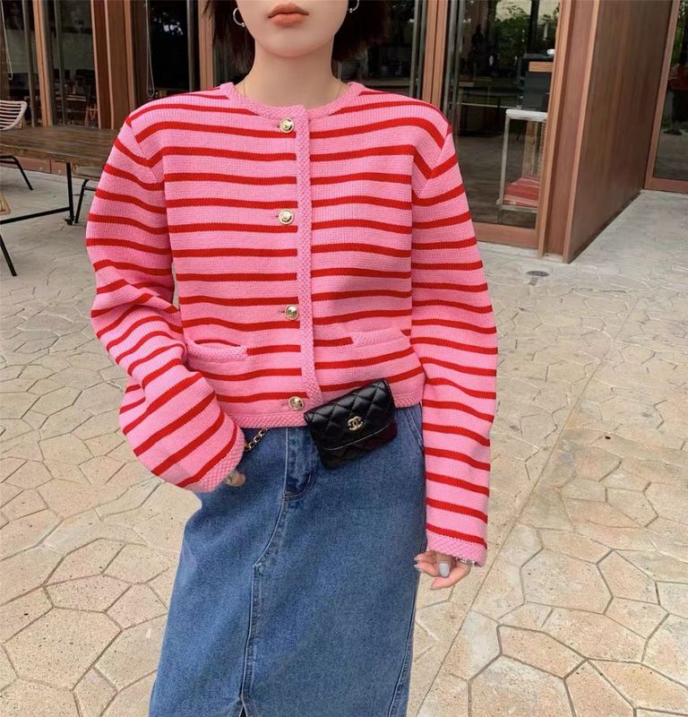 Korean version of the contrasting color striped knitted cardigan jacket new small loose casual lazy wind short top