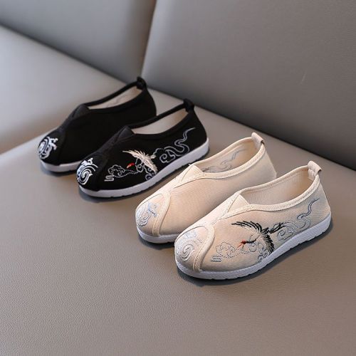 Chinese style boys handmade cloth shoes spring and autumn children's ancient costume Hanfu shoes old Beijing baby dance performance shoes