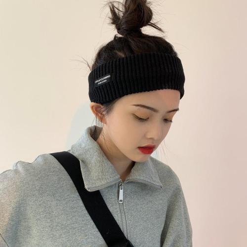 Korean version of the simple and versatile four seasons can bring knitted wide hairband female street fashion net celebrity leisure sports headband hair accessories