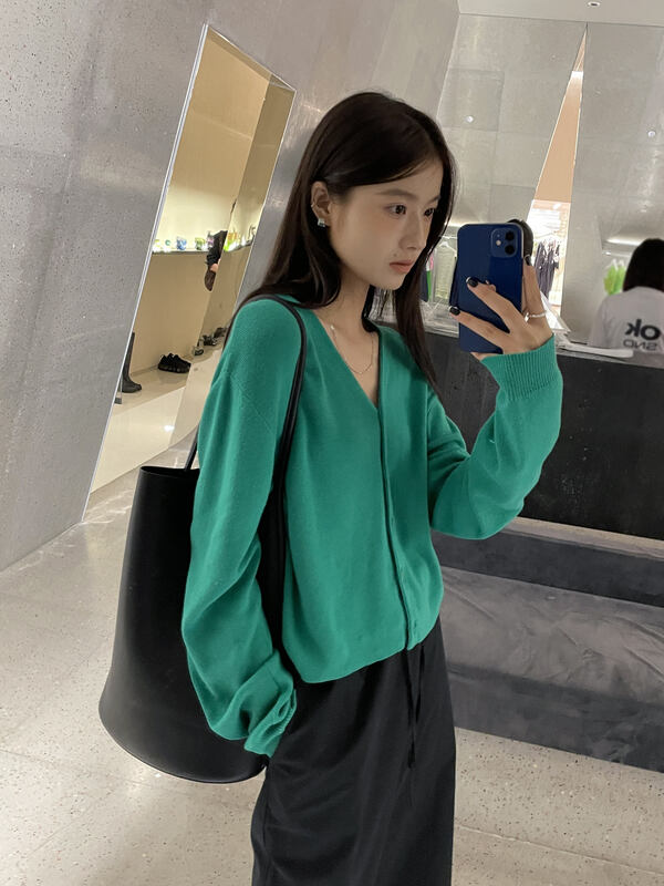 New in early autumn! [CLEAN SPACE] Simple solid color V-neck short knitted cardigan (including 3% wool) 32179# CQW