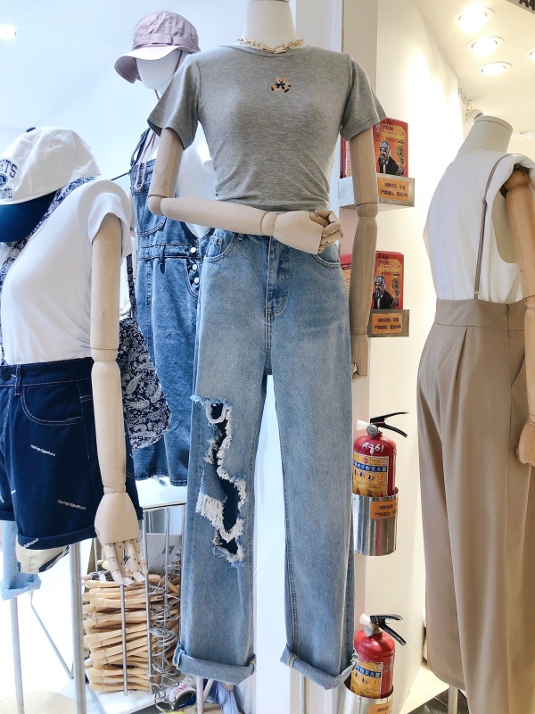 Original price 87.98! 【QUEEN1】Fashion personality ripped hole all-match jeans 335# CJJ