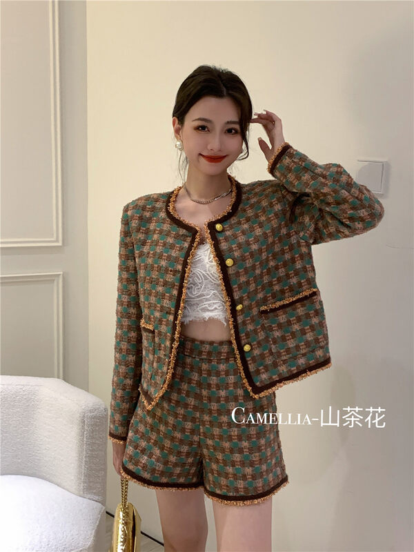 Autumn is new! [CAMELLIA] Temperament Xiaoxiang Style Short Jacket + High Waist Casual Shorts Suit 9876# HJY