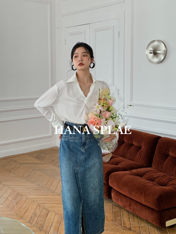 New in early autumn! [HANNA Hanna] Niche hit button design solid color all-match shirt (with chain) H10298# JHY