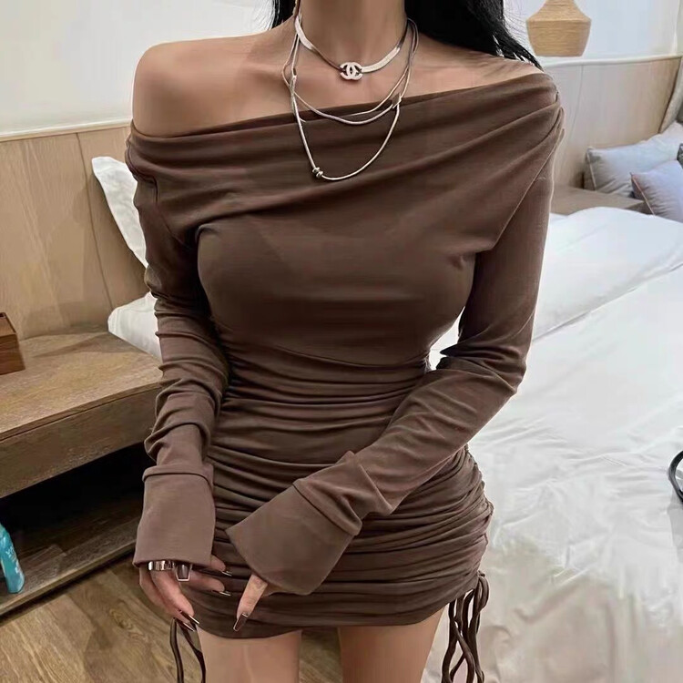 Autumn is new! [XINYUANJIEYI Aragaki Yui] Korean version of sexy hot girl style slim smocked tie one-word shoulder bag hip dress 890# PCZ